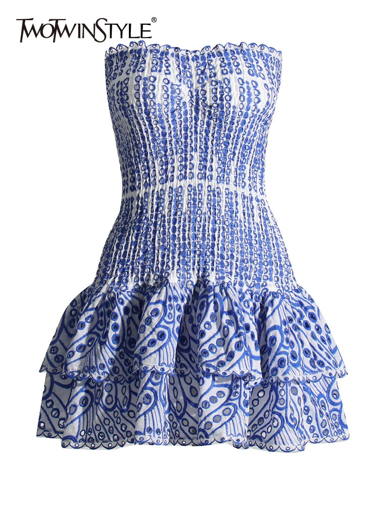 Vestido mini sexy TWOTWINSTYLE con cortes en capas para mujer, sin tirantes, sin mangas y con hombros descubiertos.