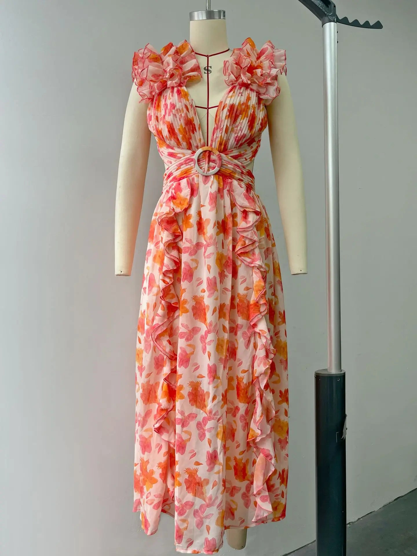 Women’s Sleeveless Hollow-Out Slim Fit V-Neck Floral Backless Dress