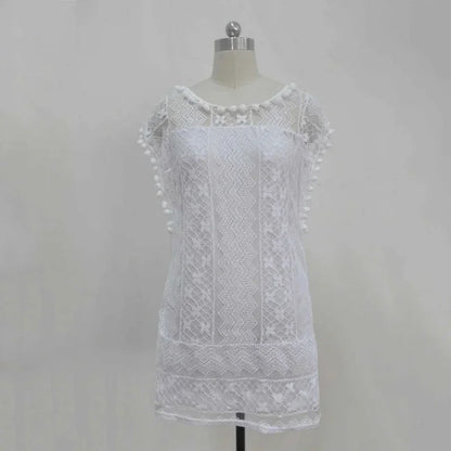 Robe d'été blanche sans manches en dentelle à pompons pour femme – Tenue de plage décontractée
