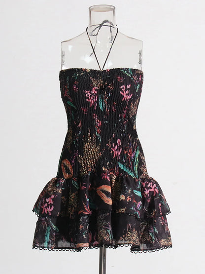 Vestido mini sexy TWOTWINSTYLE con cortes en capas para mujer, sin tirantes, sin mangas y con hombros descubiertos.